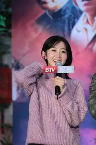 在《小妮扛枪》里饰演另外一个山东小妮——叶子