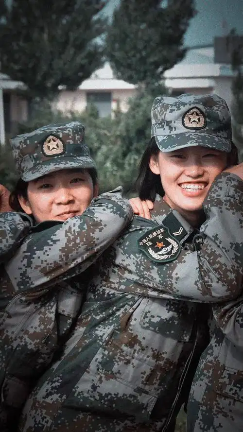 镜头下120张老兵面孔致敬军旅青春