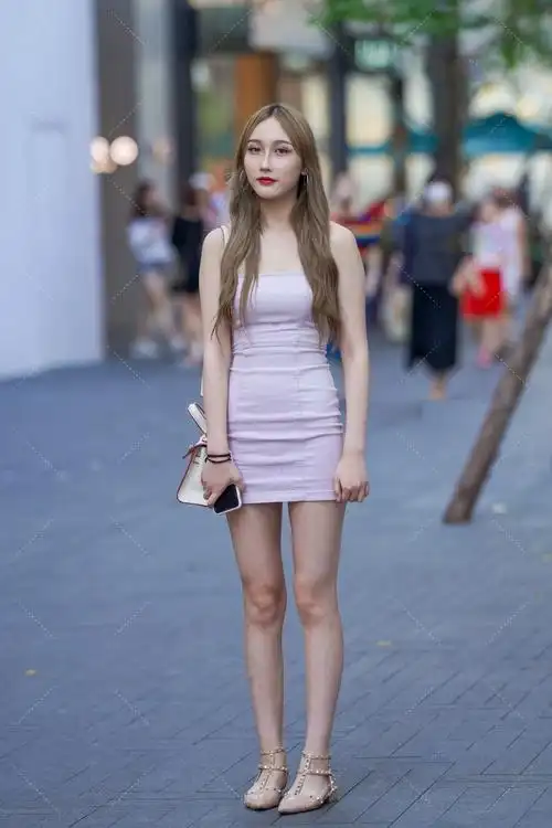 淡紫色修身裙,清新自然,温婉可人