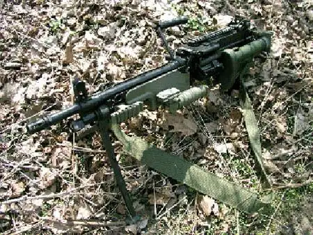 加拿大c9轻机枪