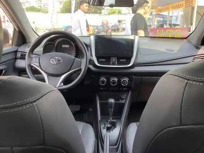 实拍2021款丰田威驰配15l5mtcvt模拟8挡