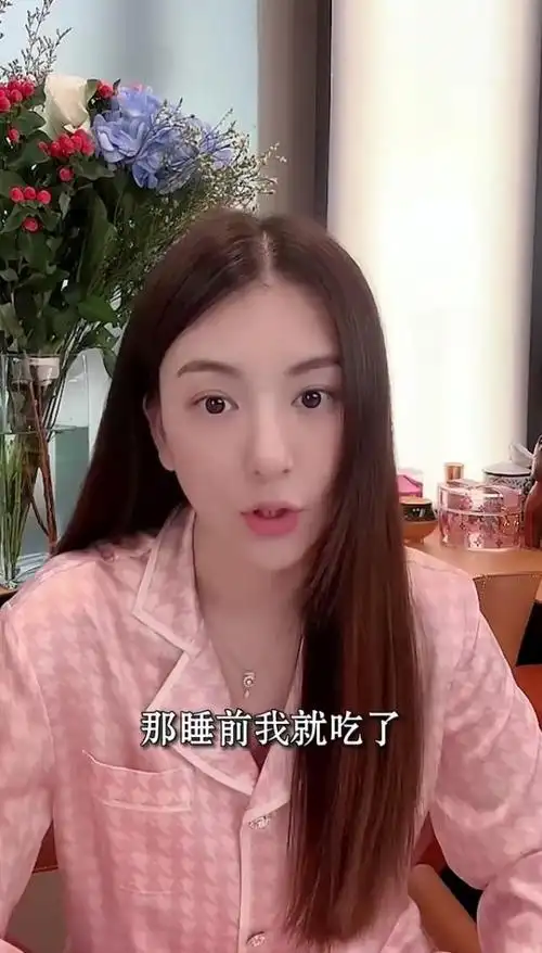 医美的后果久睡的方媛素颜现身脸上出现奇异大包引发热议