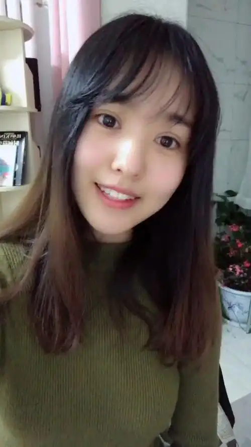 大西daisy# 不见你会想你,在人群中找你,找到后又假装不看你 酱酱