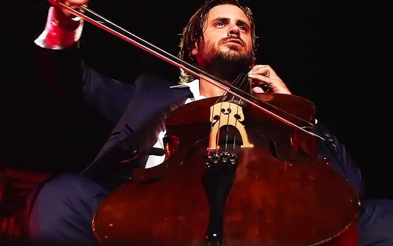 肖斯塔科维奇《第二圆舞曲》,大提琴家豪瑟演奏,浓郁的俄罗斯风情!