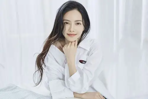 张芷溪清新甜美时尚写真图片89