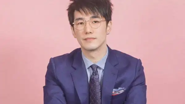 "中医刘昊然"郎东哲揭秘恋爱养生腾讯视频娱乐20190116期 关注164