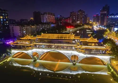 成都真正的市中心这座规模庞大的城市从这里四散开去