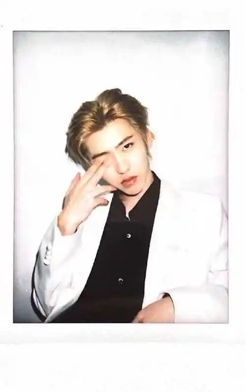 自拍他拍剪刀手上线#蔡徐坤