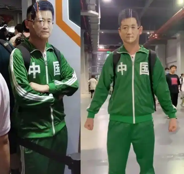 在某场趣味舞蹈表演中,一个女生穿上绿"中国"运动服,带上吴京面具