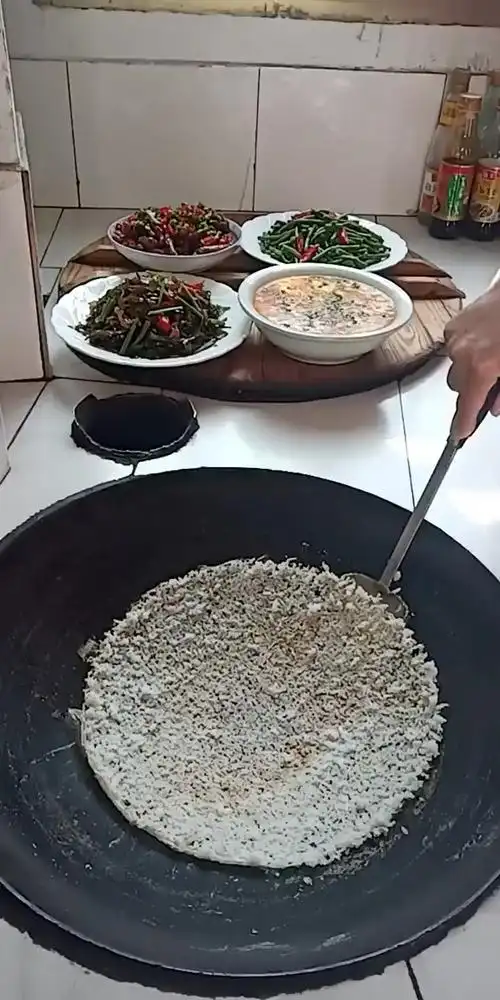 偷偷的告诉我,你有多久沒吃这种农家土灶柴火饭了?