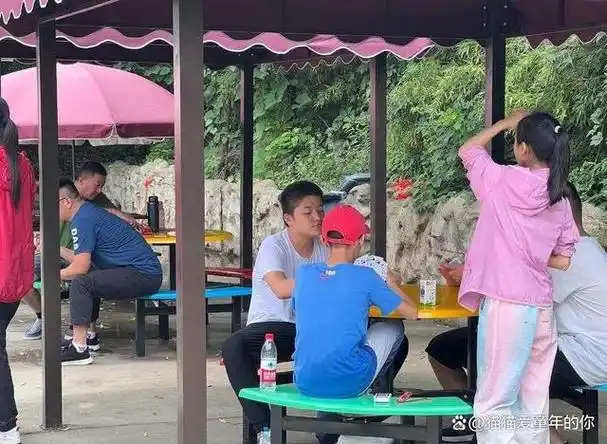 近日,青岛市郑女士在参观泰安地下龙宫时遭遇日常消费事件.