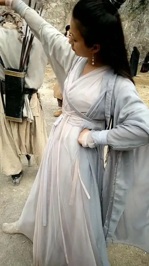 这些都是峨眉派女弟子800一天出场费!