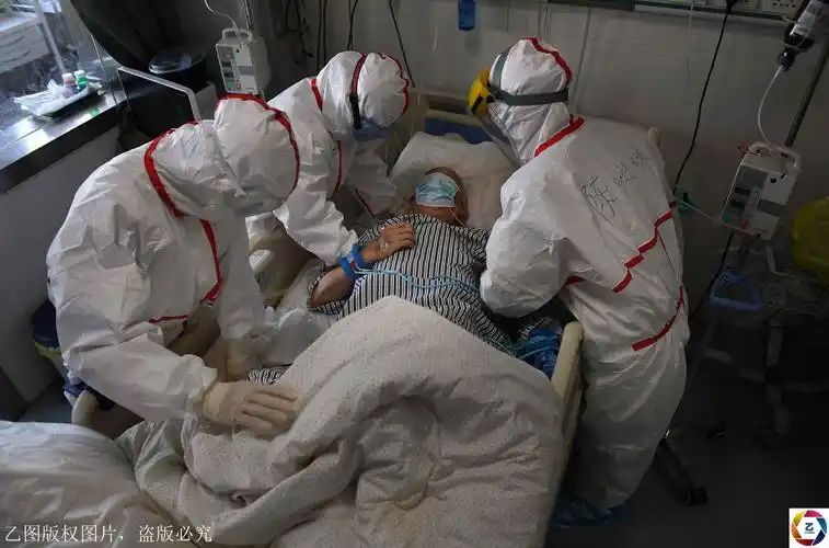 探秘新冠肺炎重症病区,护士接到父亲电话说自己忙,转身默默流泪