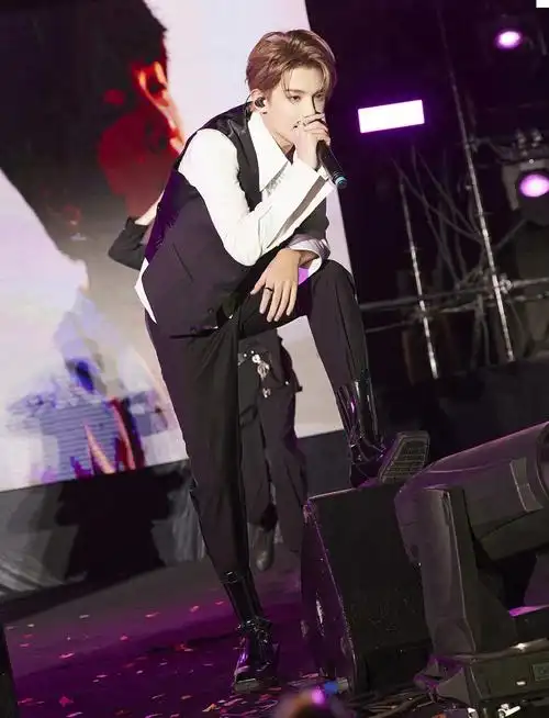 魅力舞台justin黄明昊