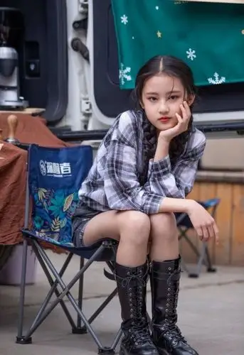 张婉儿逆袭成气质女神,长大后的她,看起来青春活力.