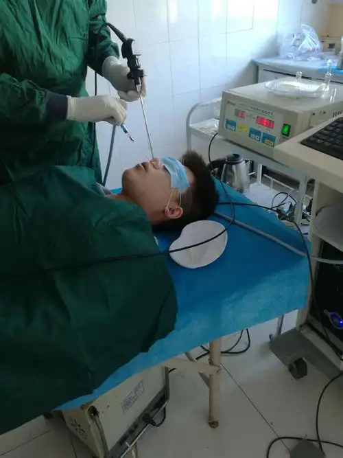 鼻窦炎手术进行中