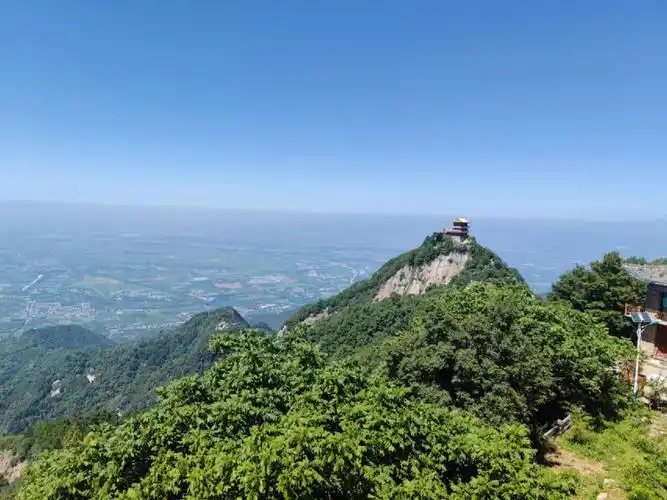 爬了终南山,兄弟姐妹们一定要买进山的大巴票,进山这一段没什么风景