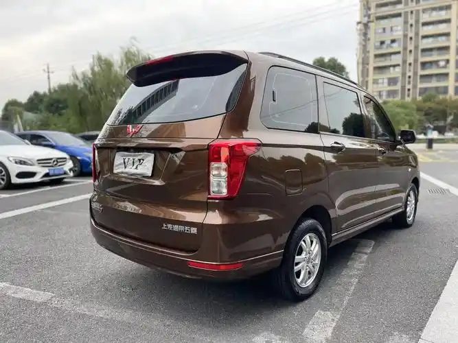 新到二一年11月上牌五菱宏光s 极品车况,1万公里!新车状态 - 抖音