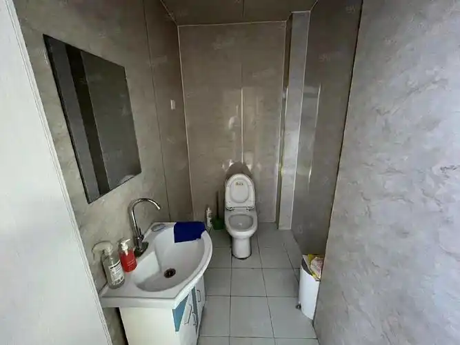 【11图】桥西区南二环盛世大厦会所175平 能做饭 停车方便 随时看房