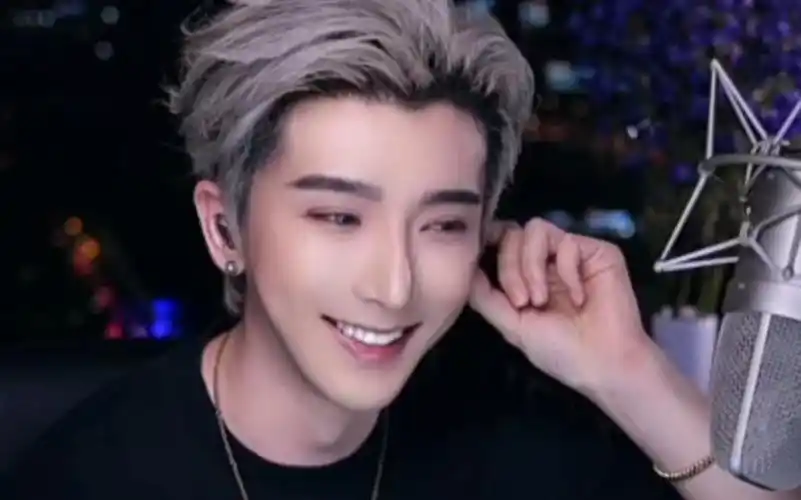 【沈煜伦沈肯尼】沈煜伦25号直播闲聊和唱歌片段剪辑(自制)