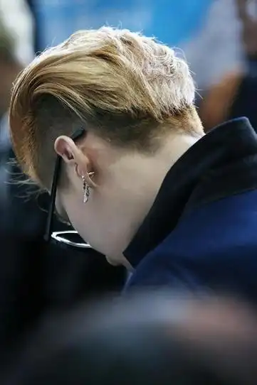 剃后脑勺短发吴亦凡后脑勺发型图片