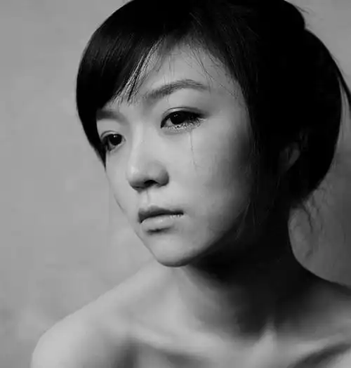 非主流美女 伤心的哭泣美女图片