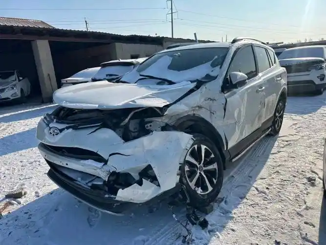 事故车哈尔滨市19年丰田rav4荣放中型车