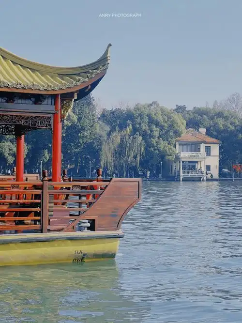 春游季##去春天里遛遛自己#    五一杭州四天五晚的旅游攻略:    第