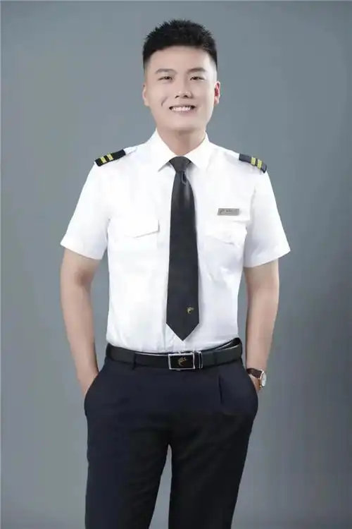 长龙航空空少陈建强:飞行不仅是份工作,更是带给我改变的信仰