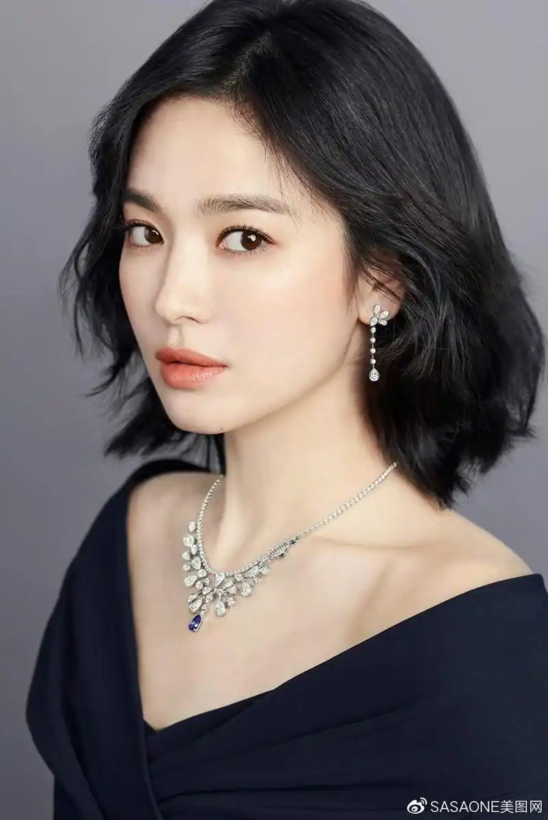 能够唤起一代人记忆的女神宋慧乔依然完美自然清新的容颜很迷人