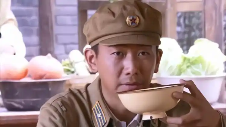 绝密543头掐馒头填空腹嘴上说不想吃手的动作却出卖了他