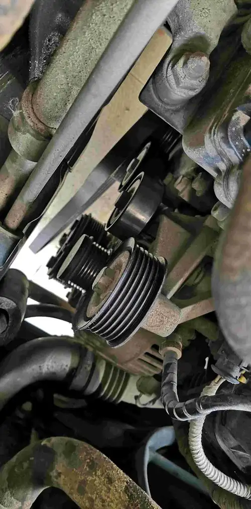 瑞虎5发电机皮带怎么绕