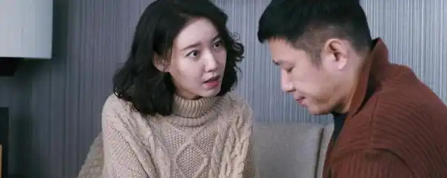 1,高露演的大夫和交警相亲的电视剧是《深白·再婚进行时》,剧中高露