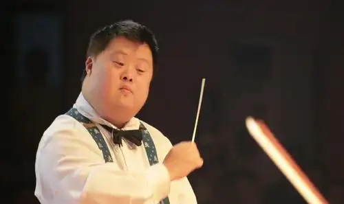 还记得天才指挥家舟舟吗曾经的唐氏儿现状令人感慨