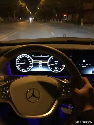 巧不巧:晚上出门打滴车,是战友儿子开的奔驰,多给300元也不去