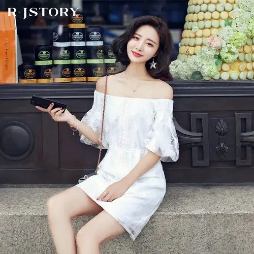 夏日流行一字领连衣裙,优雅迷人又性感