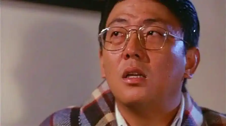 65岁楼南光过年聚会,眼袋比眼还大略显老,考虑再婚小18岁女友