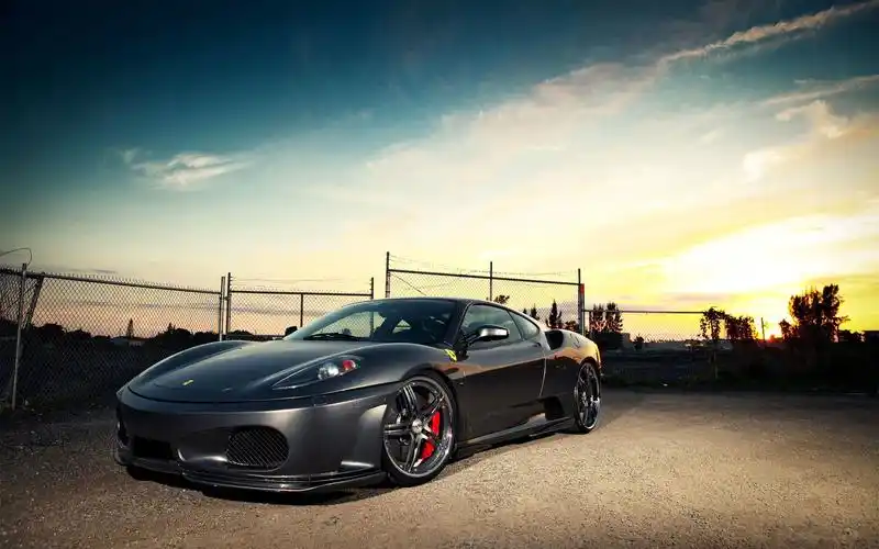 汽车跑平路一颠一颠