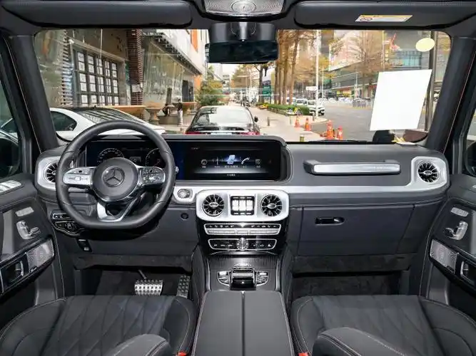 上海奔驰g级特价出售最低售价13748万现车充足