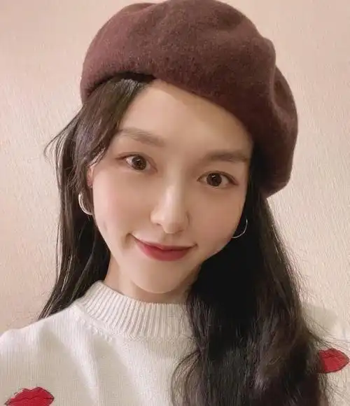 唐嫣分享自拍,皮肤状态似花季少女,嘟嘴卖萌可爱满分