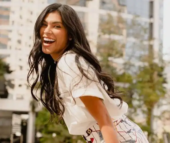 (艺名pocah)viviane de queiroz pereira猜你爱看