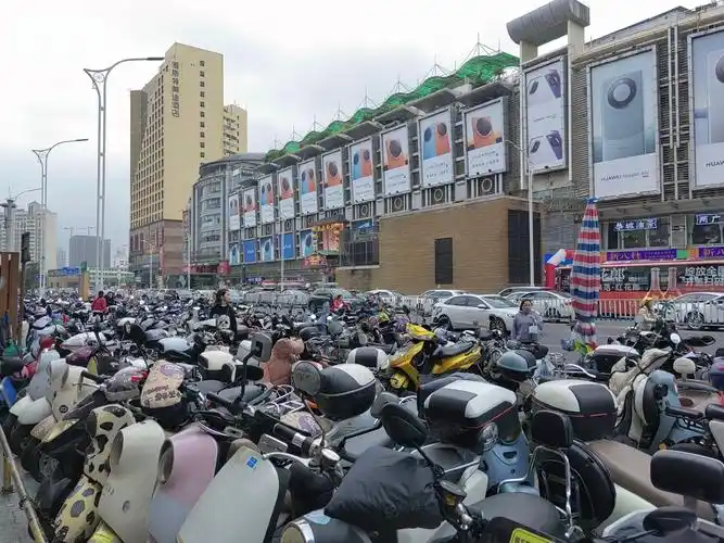 百盛步行街年收租56万旺铺!霸王茶姬品牌带租铺!