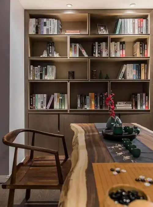 也不失为人生一件乐事.那么,在家如何布置出一间茶室呢?