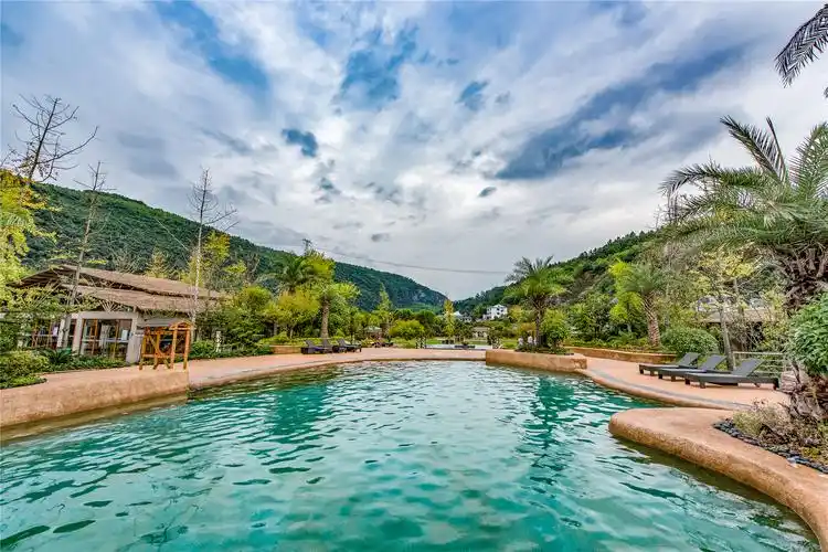 曲尺河温泉度假村