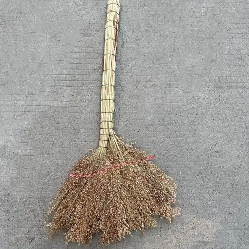 现货老式手工高粱笤帚学校单位高粱苗扫把带壳贵州苗扫帚批发