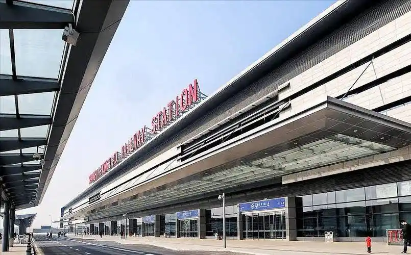 虹桥高铁站停车场停车一天多少钱,上海虹桥站停车诀窍