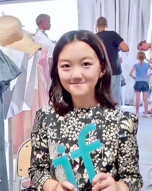 王菲女儿不知羞耻?大尺度泳照遭曝光,王菲:她只是调皮但不坏