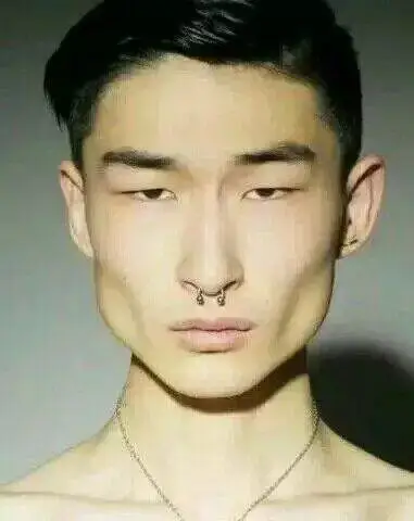 这个韩国人是正在走红西方的东方面孔,却被评:丑得光宗耀祖