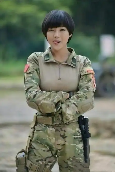 特种兵之火凤凰:八位丰满女主令人眼花缭乱,男兵看见走不动道