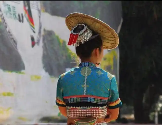 玉溪《四》新平县漠沙镇花腰傣族